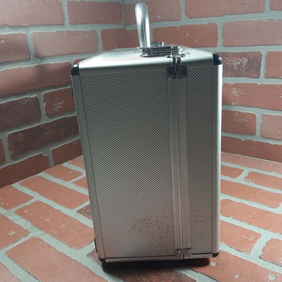 25th ANNIVERSARY JORDAN 1 SILVER - Picture 7 of 14